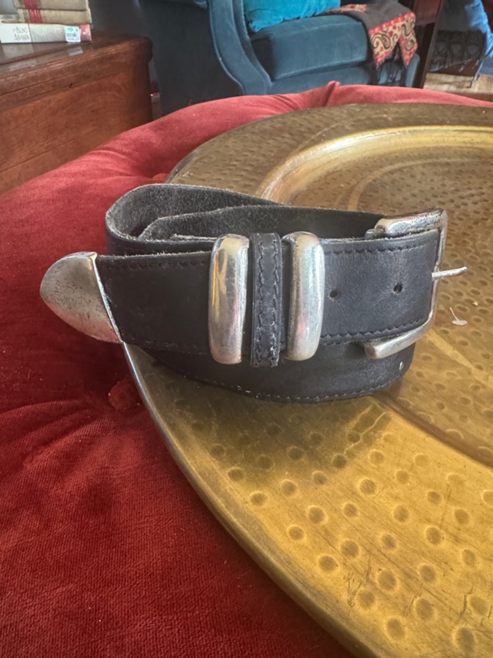 Source Unknown Black Leather Women’s Belt with Silver Buckle